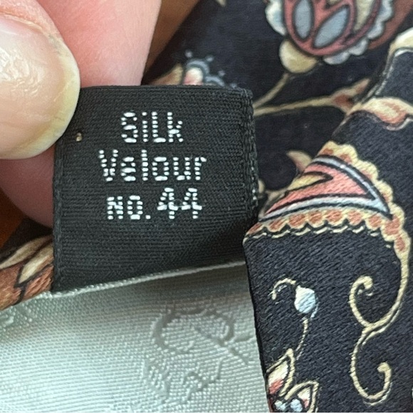 Oscar de la Renta Silk Floral Tie Thin Hand Sewn Hand Bar Tack - Picture 8 of 15